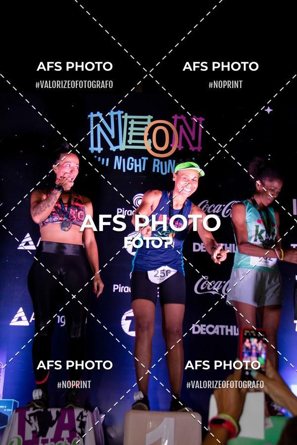 Achetez vos photos de l'vnementNeon Night Run 2019 - Belo Horizonte sur Fotop