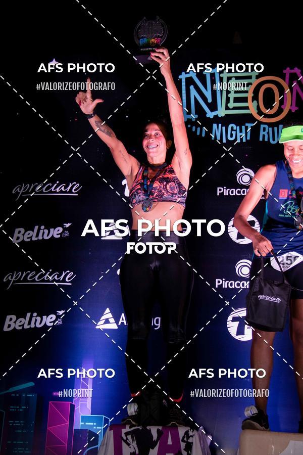 Achetez vos photos de l'vnementNeon Night Run 2019 - Belo Horizonte sur Fotop