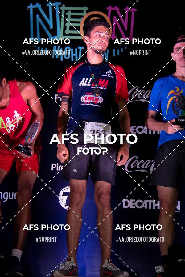 Achetez vos photos de l'vnementNeon Night Run 2019 - Belo Horizonte sur Fotop