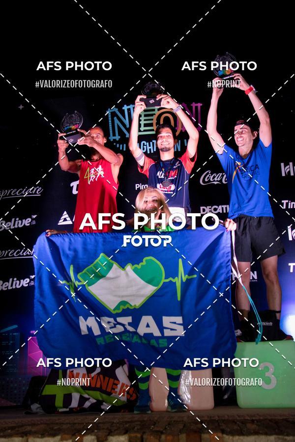 Achetez vos photos de l'vnementNeon Night Run 2019 - Belo Horizonte sur Fotop