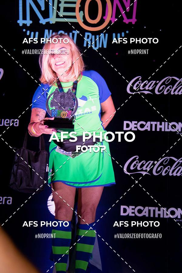 Achetez vos photos de l'vnementNeon Night Run 2019 - Belo Horizonte sur Fotop