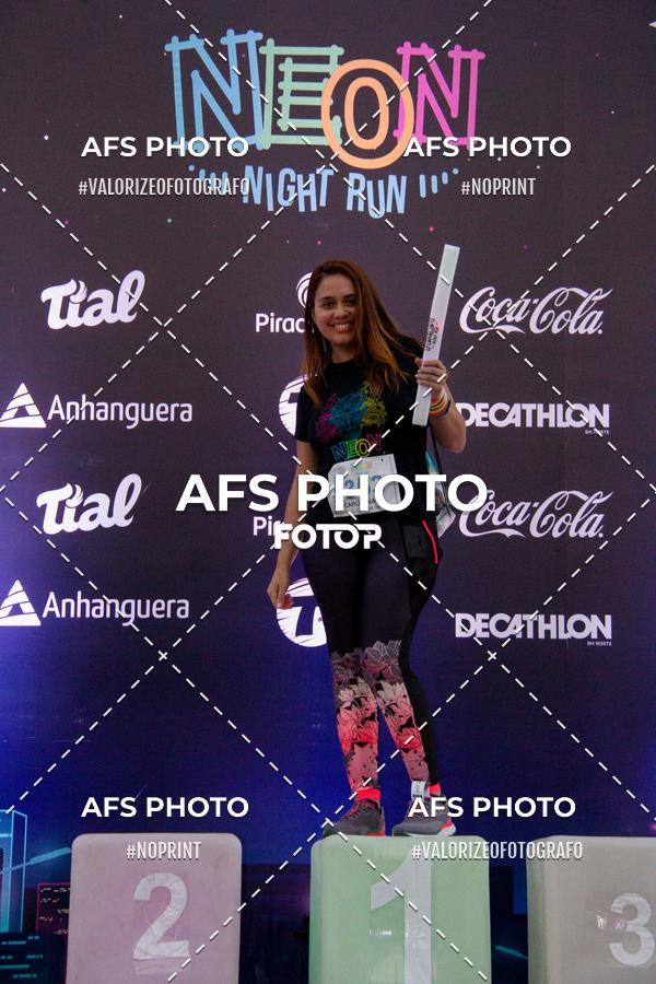 Achetez vos photos de l'vnementNeon Night Run 2019 - Belo Horizonte sur Fotop