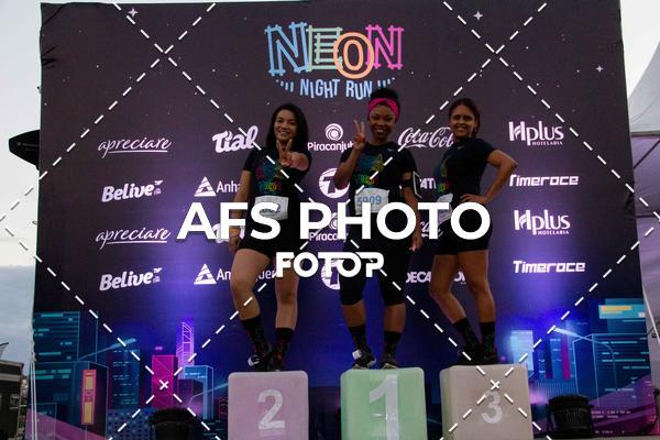 Achetez vos photos de l'vnementNeon Night Run 2019 - Belo Horizonte sur Fotop