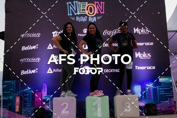 Achetez vos photos de l'vnementNeon Night Run 2019 - Belo Horizonte sur Fotop