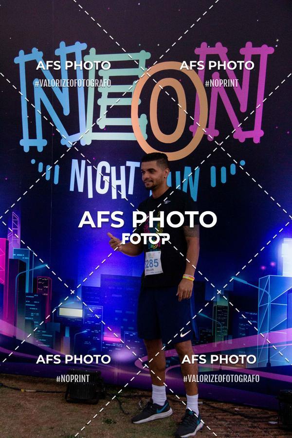 Compra tus fotos del eventoNeon Night Run 2019 - Belo Horizonte En Fotop