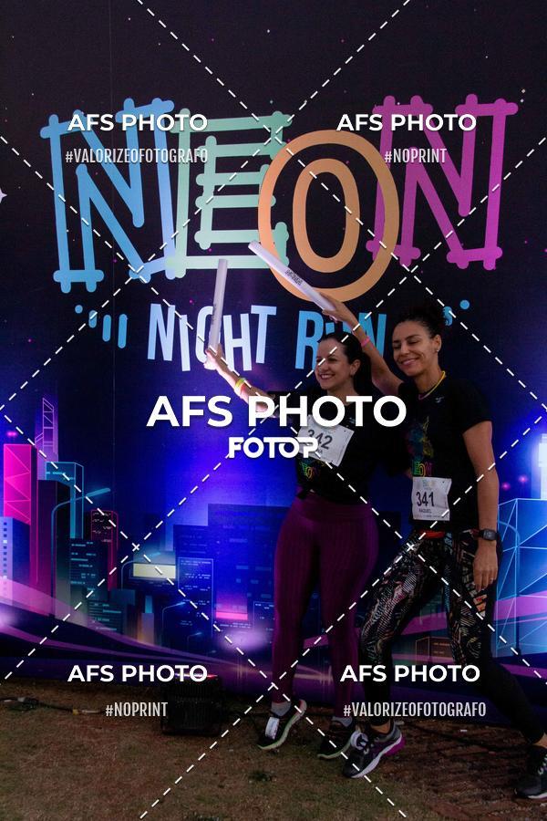 Compra tus fotos del eventoNeon Night Run 2019 - Belo Horizonte En Fotop