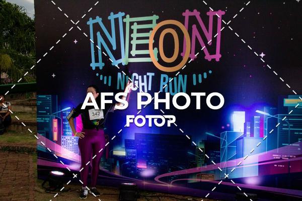 Compra tus fotos del eventoNeon Night Run 2019 - Belo Horizonte En Fotop