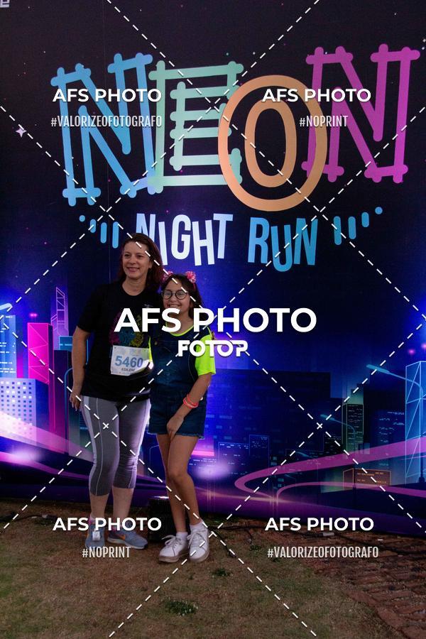 Compra tus fotos del eventoNeon Night Run 2019 - Belo Horizonte En Fotop