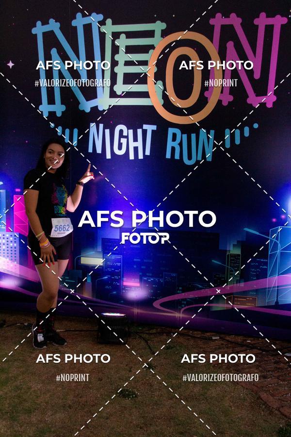 Compra tus fotos del eventoNeon Night Run 2019 - Belo Horizonte En Fotop