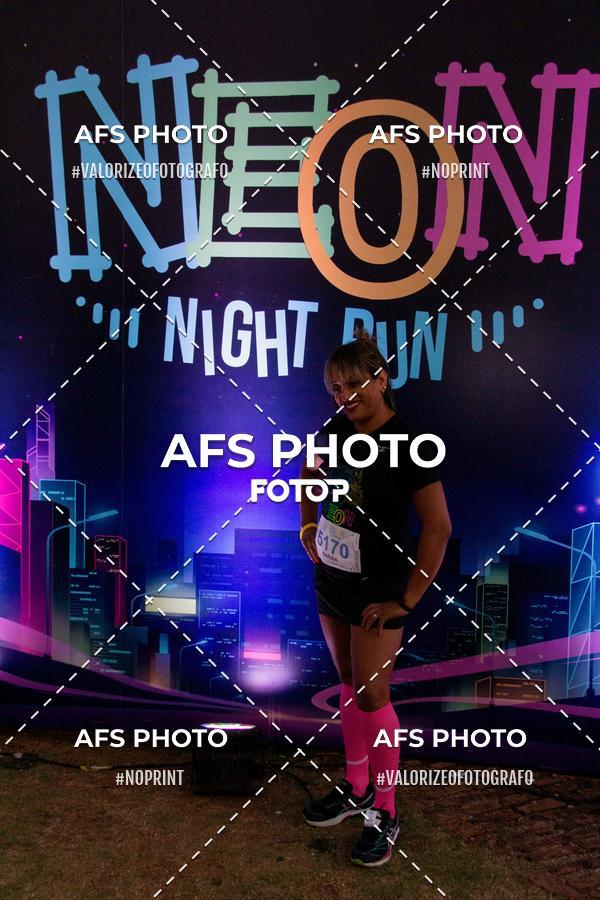 Compra tus fotos del eventoNeon Night Run 2019 - Belo Horizonte En Fotop