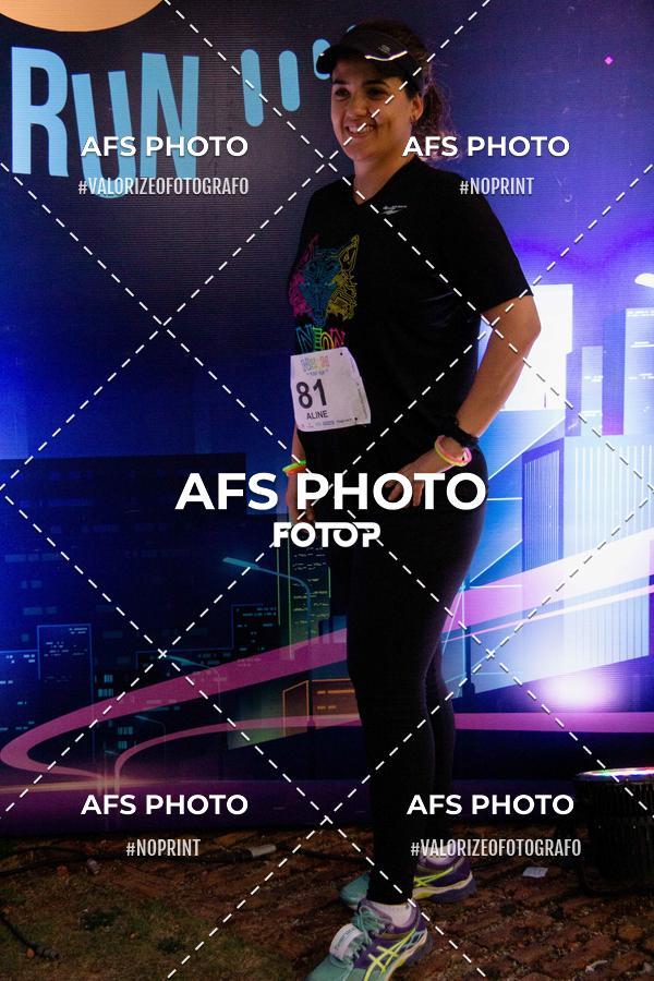 Compra tus fotos del eventoNeon Night Run 2019 - Belo Horizonte En Fotop