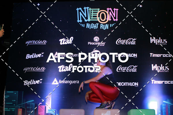 Achetez vos photos de l'vnementNeon Night Run 2019 - Belo Horizonte sur Fotop