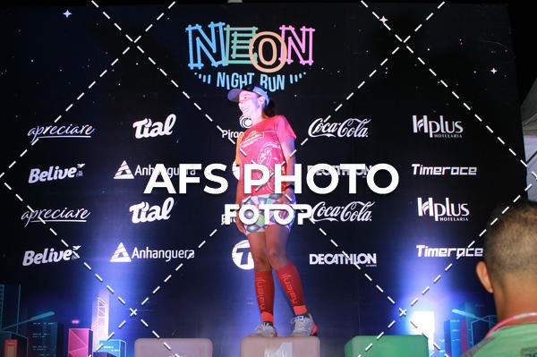 Achetez vos photos de l'vnementNeon Night Run 2019 - Belo Horizonte sur Fotop