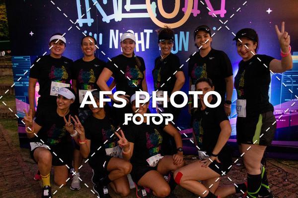 Compra tus fotos del eventoNeon Night Run 2019 - Belo Horizonte En Fotop