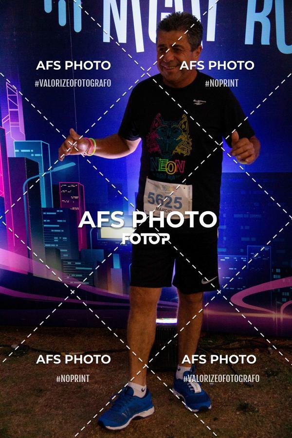 Compra tus fotos del eventoNeon Night Run 2019 - Belo Horizonte En Fotop