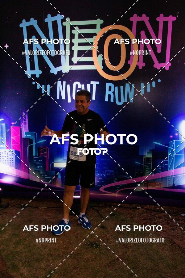 Compra tus fotos del eventoNeon Night Run 2019 - Belo Horizonte En Fotop