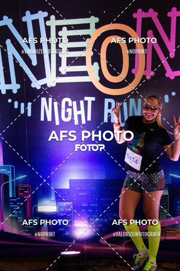 Compra tus fotos del eventoNeon Night Run 2019 - Belo Horizonte En Fotop
