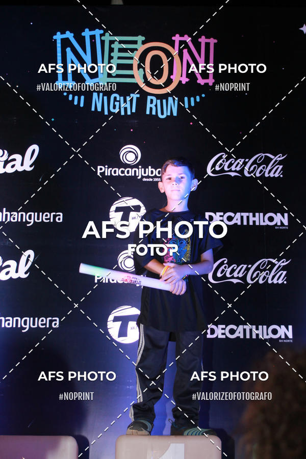 Buy your photos of the eventNeon Night Run 2019 - Belo Horizonte on Fotop