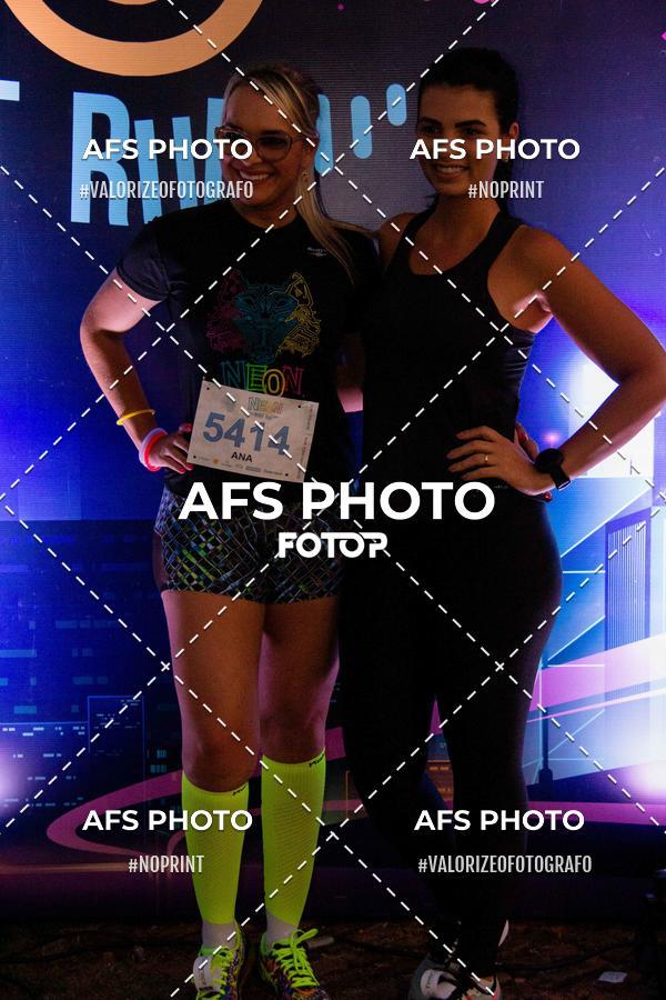 Compra tus fotos del eventoNeon Night Run 2019 - Belo Horizonte En Fotop
