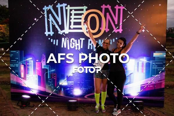 Compra tus fotos del eventoNeon Night Run 2019 - Belo Horizonte En Fotop