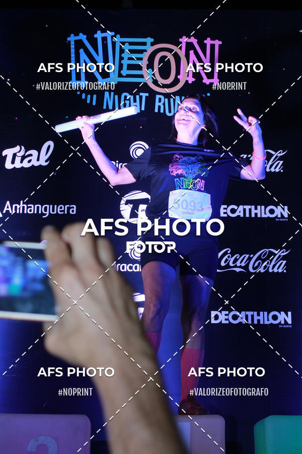 Buy your photos of the eventNeon Night Run 2019 - Belo Horizonte on Fotop