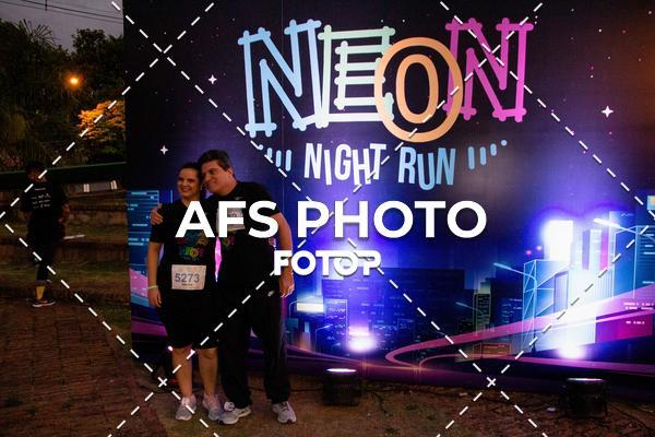 Compra tus fotos del eventoNeon Night Run 2019 - Belo Horizonte En Fotop