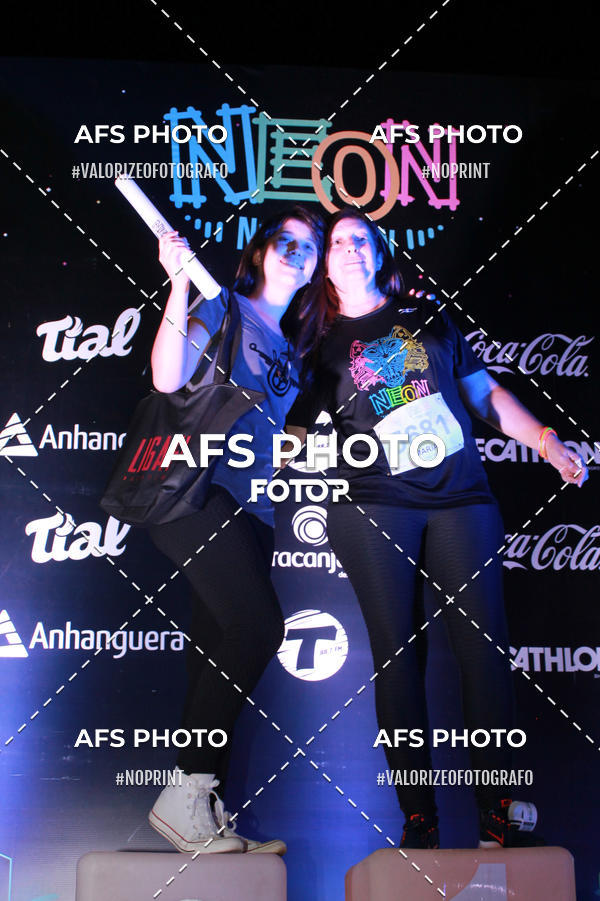 Buy your photos of the eventNeon Night Run 2019 - Belo Horizonte on Fotop