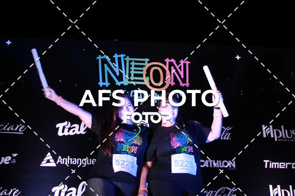Compre as suas fotos do eventoNeon Night Run 2019 - Belo Horizonte no Fotop