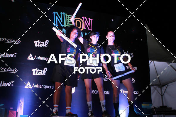 Compre as suas fotos do eventoNeon Night Run 2019 - Belo Horizonte no Fotop