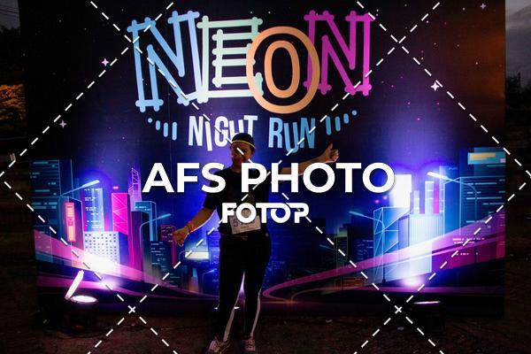 Compra tus fotos del eventoNeon Night Run 2019 - Belo Horizonte En Fotop