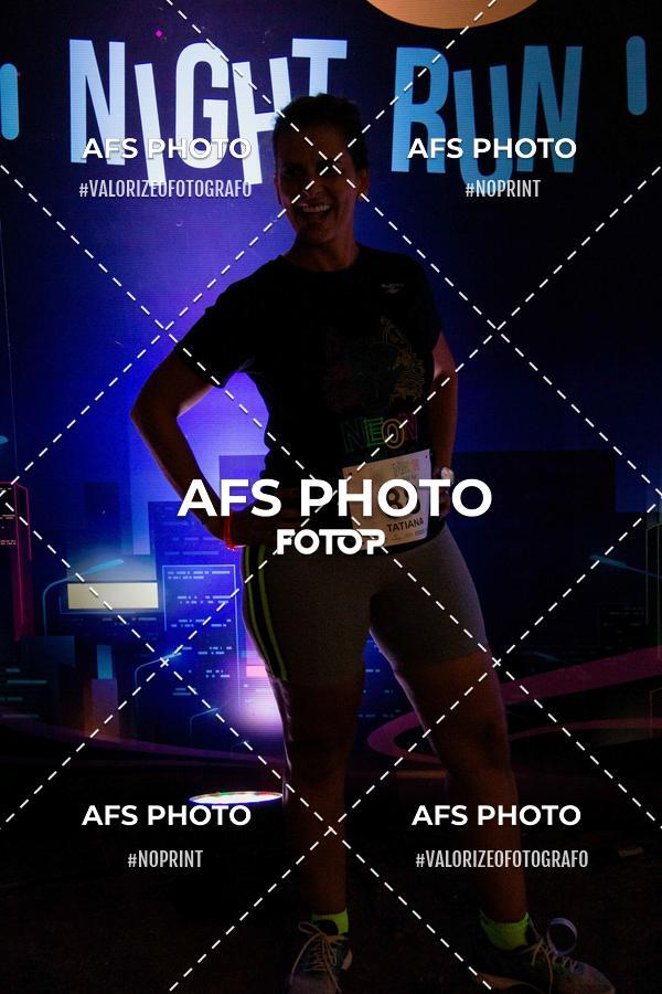 Achetez vos photos de l'vnementNeon Night Run 2019 - Belo Horizonte sur Fotop