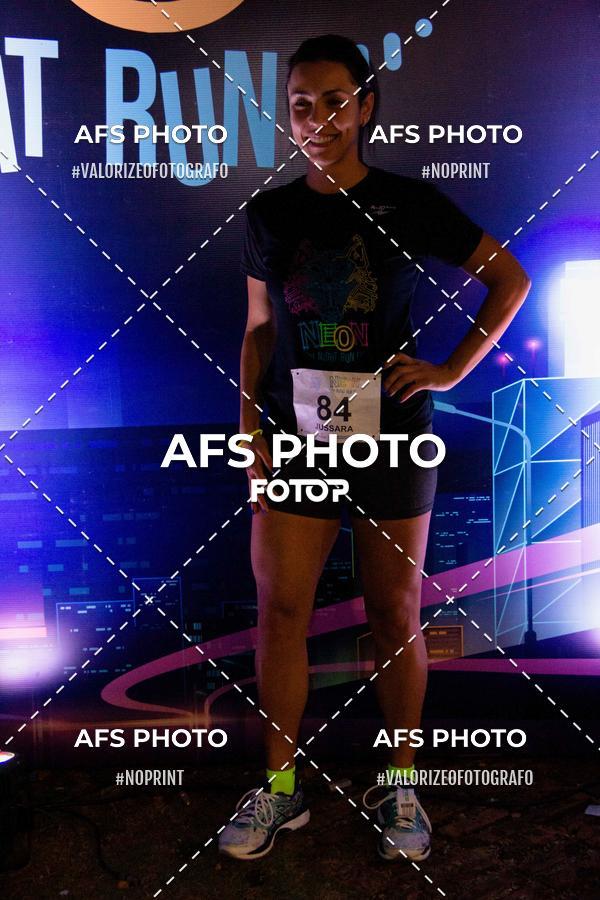 Achetez vos photos de l'vnementNeon Night Run 2019 - Belo Horizonte sur Fotop