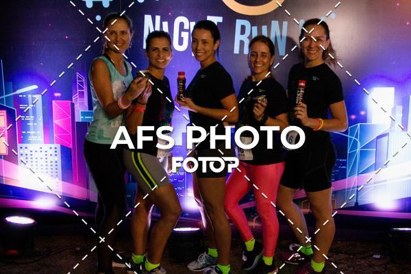 Achetez vos photos de l'vnementNeon Night Run 2019 - Belo Horizonte sur Fotop