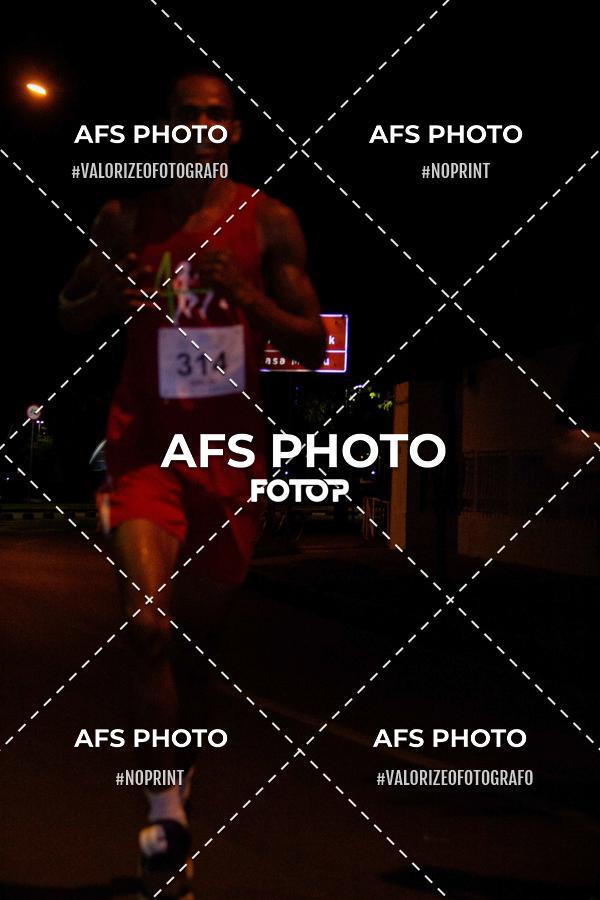 Achetez vos photos de l'vnementNeon Night Run 2019 - Belo Horizonte sur Fotop