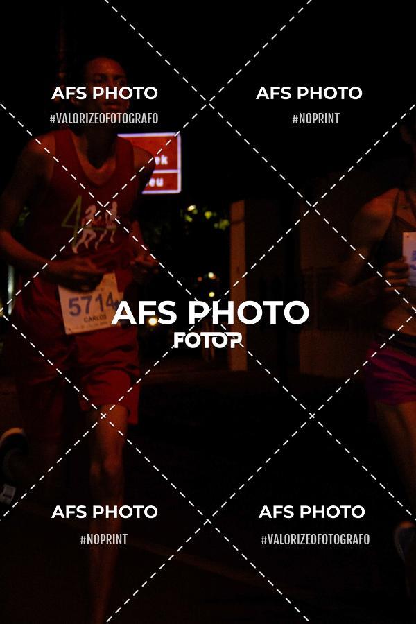 Achetez vos photos de l'vnementNeon Night Run 2019 - Belo Horizonte sur Fotop