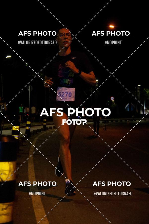 Achetez vos photos de l'vnementNeon Night Run 2019 - Belo Horizonte sur Fotop