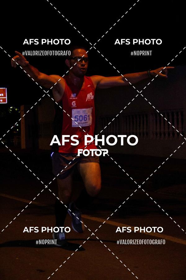 Achetez vos photos de l'vnementNeon Night Run 2019 - Belo Horizonte sur Fotop