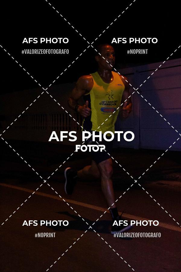 Achetez vos photos de l'vnementNeon Night Run 2019 - Belo Horizonte sur Fotop