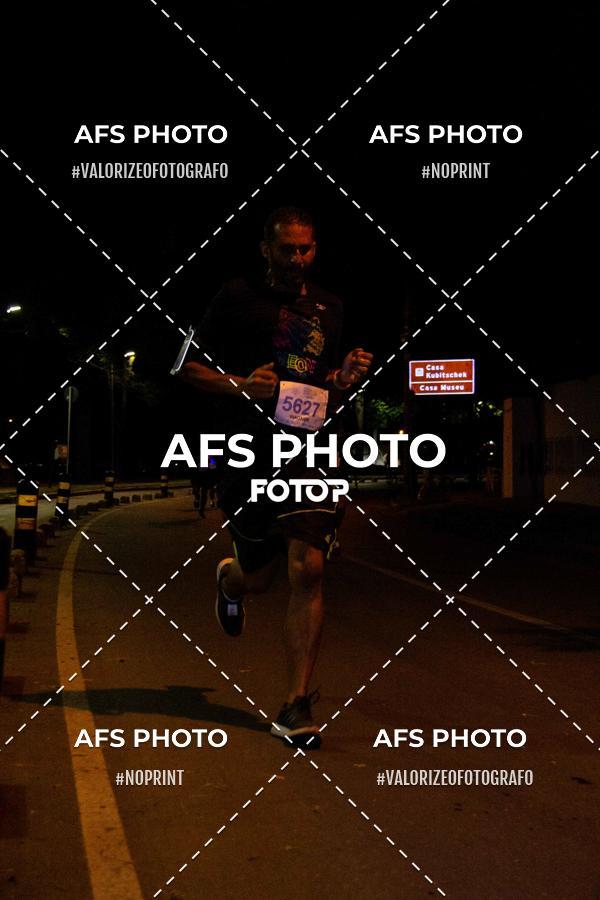 Achetez vos photos de l'vnementNeon Night Run 2019 - Belo Horizonte sur Fotop