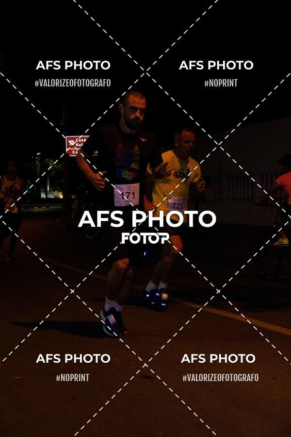 Achetez vos photos de l'vnementNeon Night Run 2019 - Belo Horizonte sur Fotop