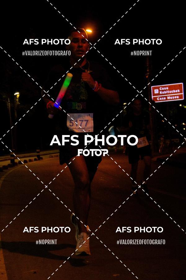 Achetez vos photos de l'vnementNeon Night Run 2019 - Belo Horizonte sur Fotop