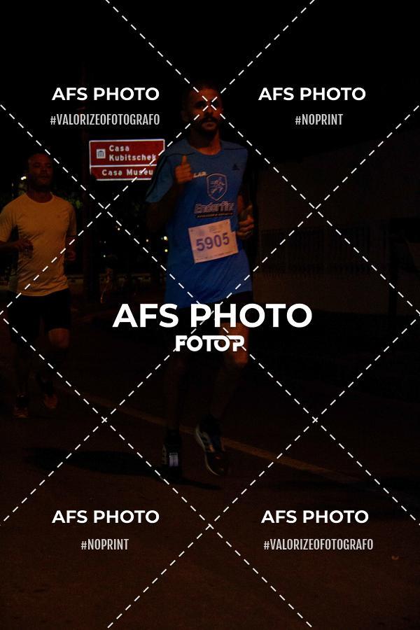 Achetez vos photos de l'vnementNeon Night Run 2019 - Belo Horizonte sur Fotop