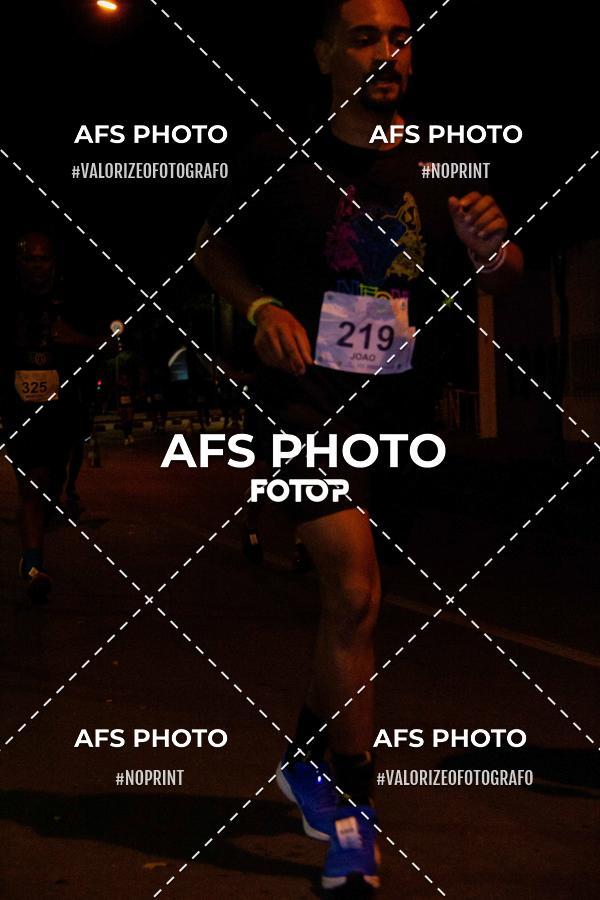 Achetez vos photos de l'vnementNeon Night Run 2019 - Belo Horizonte sur Fotop