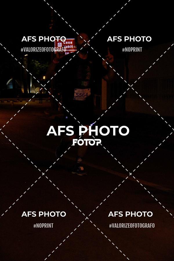 Achetez vos photos de l'vnementNeon Night Run 2019 - Belo Horizonte sur Fotop