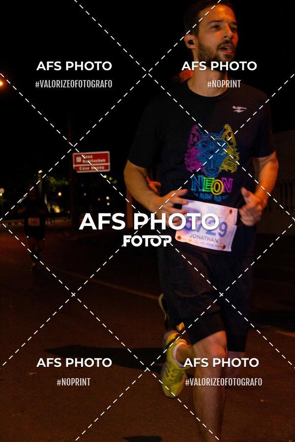 Achetez vos photos de l'vnementNeon Night Run 2019 - Belo Horizonte sur Fotop