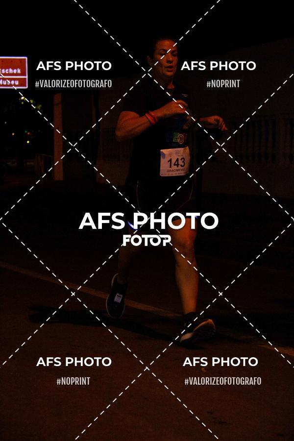 Achetez vos photos de l'vnementNeon Night Run 2019 - Belo Horizonte sur Fotop