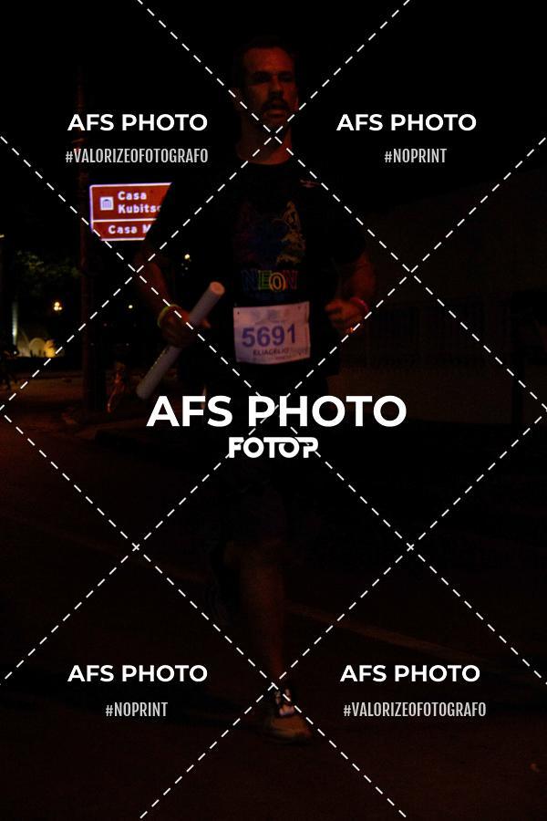 Achetez vos photos de l'vnementNeon Night Run 2019 - Belo Horizonte sur Fotop