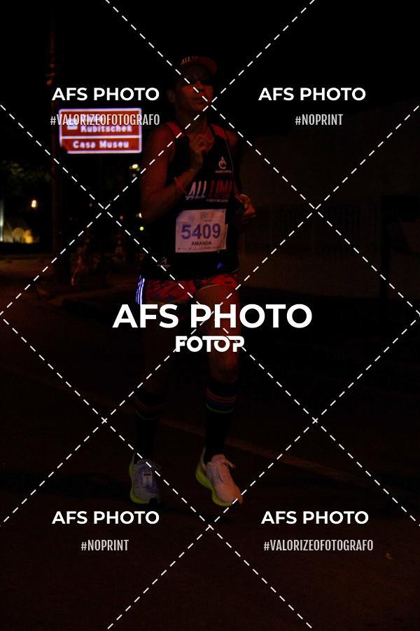 Achetez vos photos de l'vnementNeon Night Run 2019 - Belo Horizonte sur Fotop