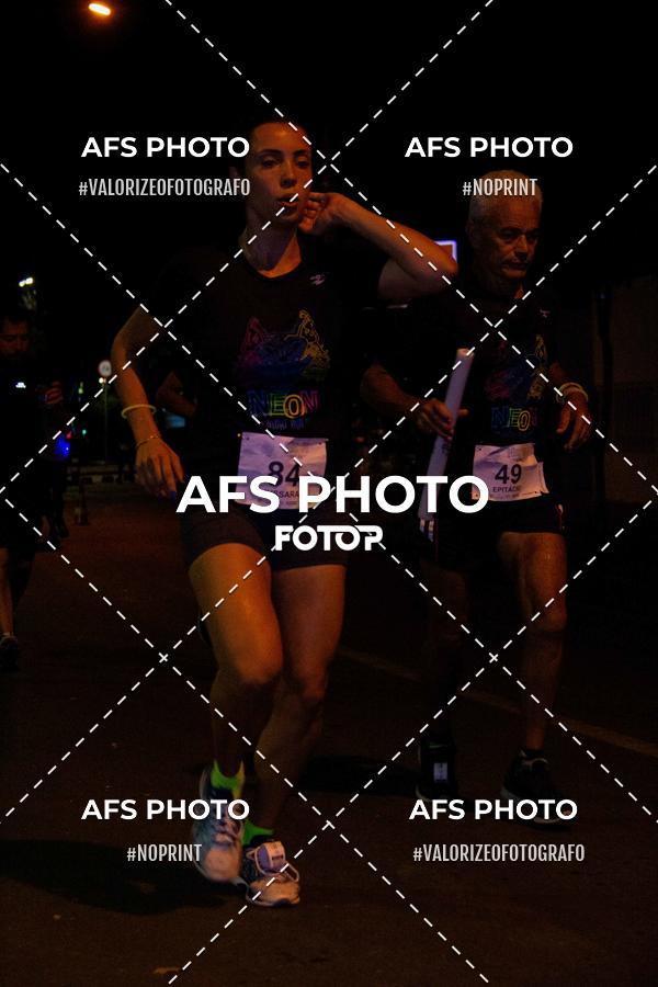 Achetez vos photos de l'vnementNeon Night Run 2019 - Belo Horizonte sur Fotop