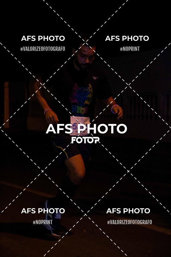 Achetez vos photos de l'vnementNeon Night Run 2019 - Belo Horizonte sur Fotop